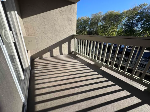 $328,000 | 1087 Murrieta Boulevard, Unit 243, Livermore, CA 94550