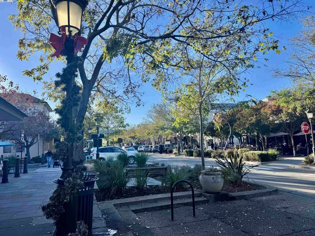 $328,000 | 1087 Murrieta Boulevard, Unit 243, Livermore, CA 94550