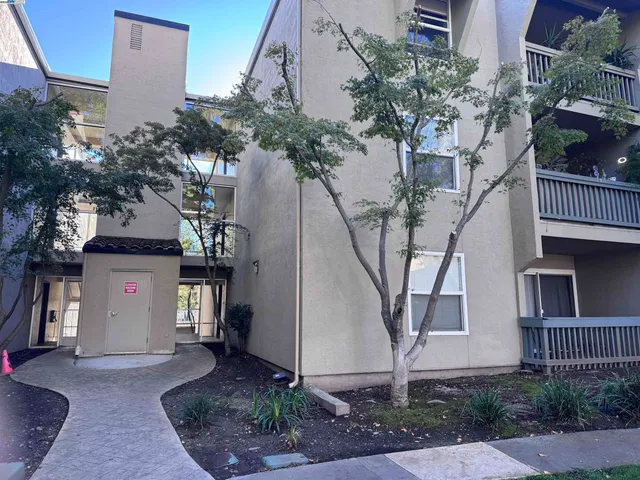 $328,000 | 1087 Murrieta Boulevard, Unit 243, Livermore, CA 94550