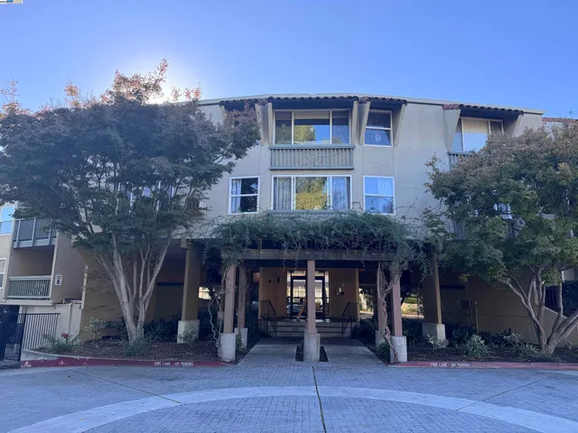 $328,000 | 1087 Murrieta Boulevard, Unit 243, Livermore, CA 94550