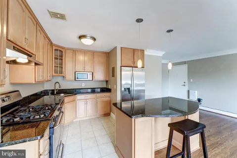 $415,000 | 2016 North Adams Street, Unit 408, Arlington, VA 22201