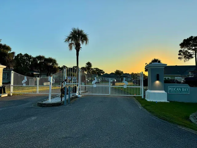 a black and white photo of a building