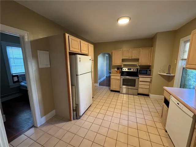 $1,700 | 46 William Street, Unit 2, Newport, RI 02840