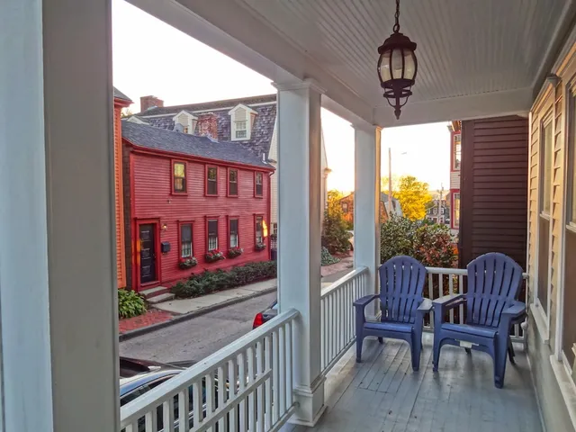 $1,700 | 46 William Street, Unit 2, Newport, RI 02840