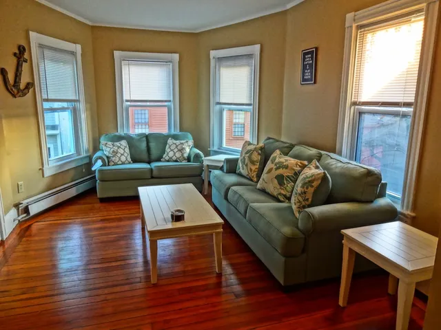 $1,700 | 46 William Street, Unit 2, Newport, RI 02840