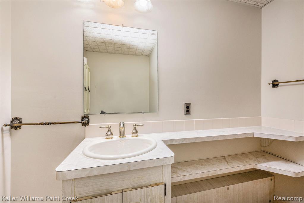 2337 Blockton Road Rochester Hills, MI 48306 - Photo 19 of 24