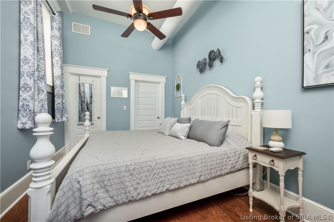 240 Spring Street, Unit B Jeffersonville, IN 47130 - Photo 15 of 26