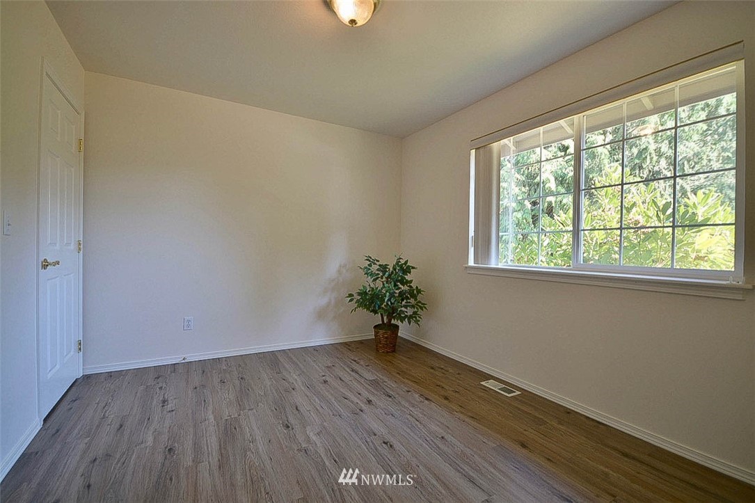 23909 Entwhistle Road East Buckley, WA 98321 - Photo 17 of 40