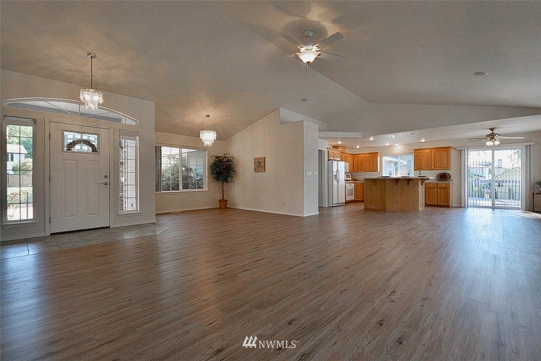 23909 Entwhistle Road East Buckley, WA 98321 - Photo 5 of 40