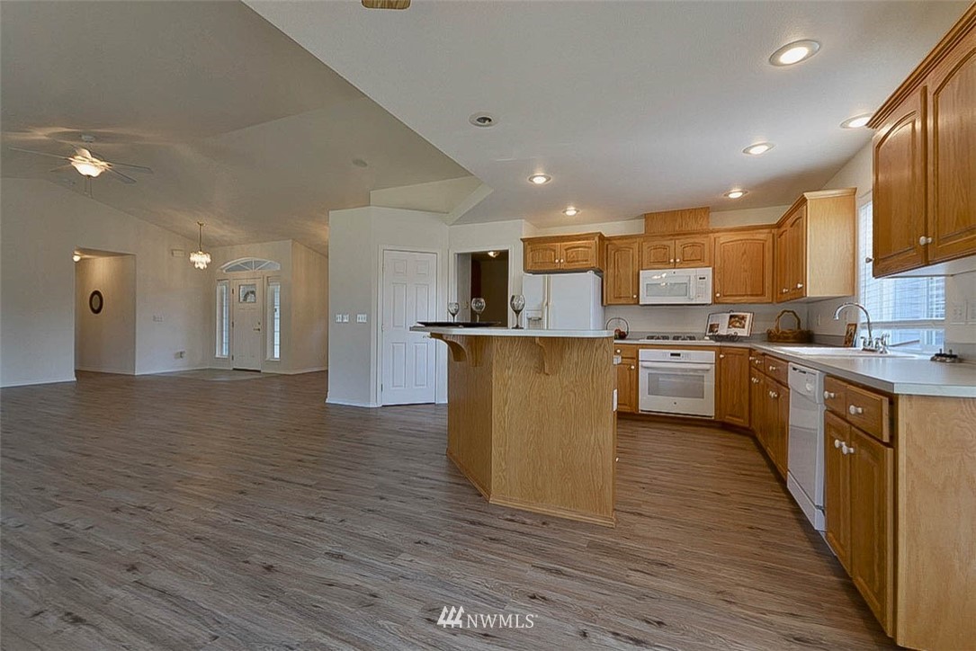 23909 Entwhistle Road East Buckley, WA 98321 - Photo 8 of 40