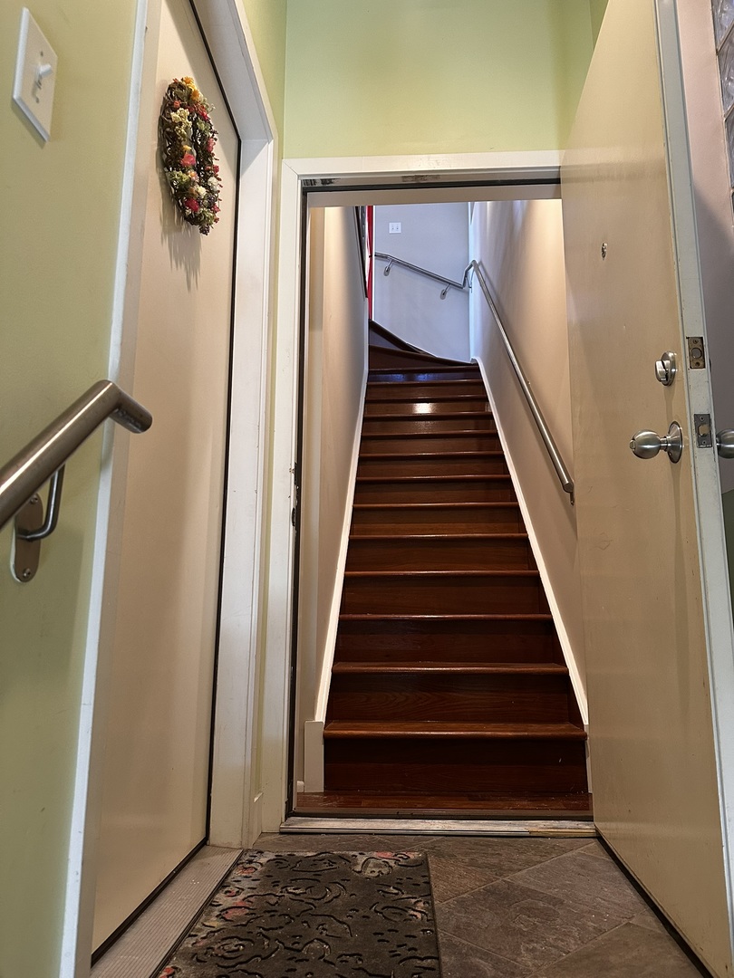 1516 West 19th Street, Unit 3 Chicago, IL 60608 - Photo 4 of 26