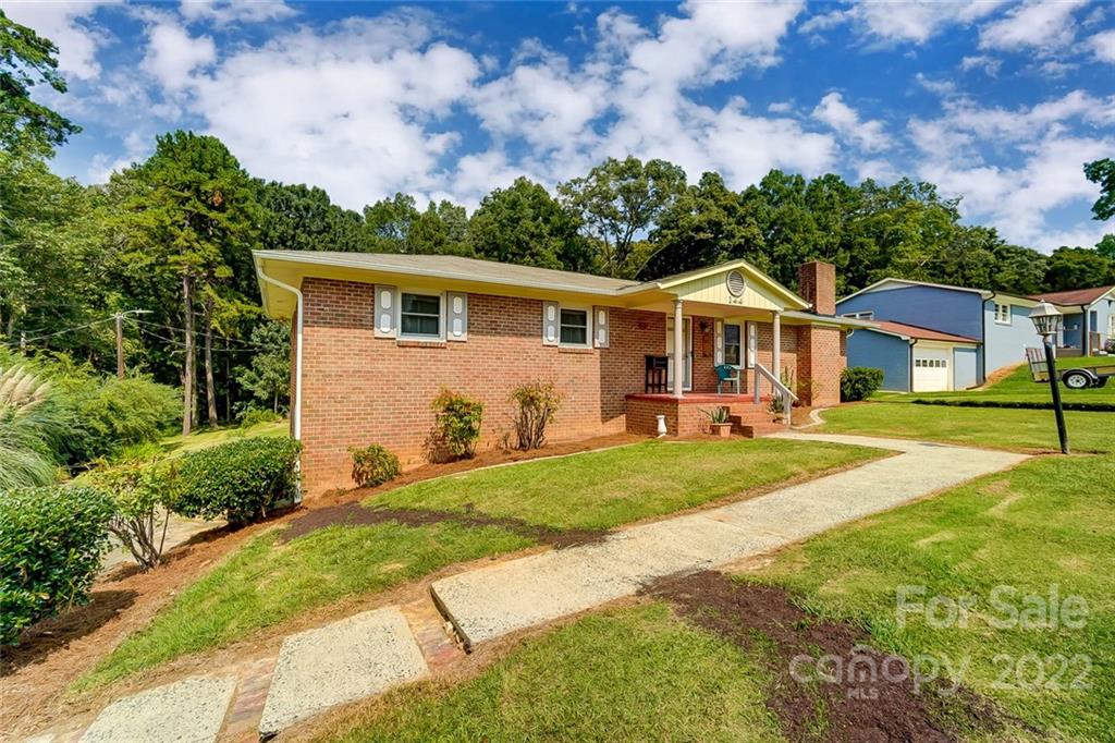 144 Shadowbrook Road Stanley, NC 28164 - Photo 3 of 41 Gallery Image 3