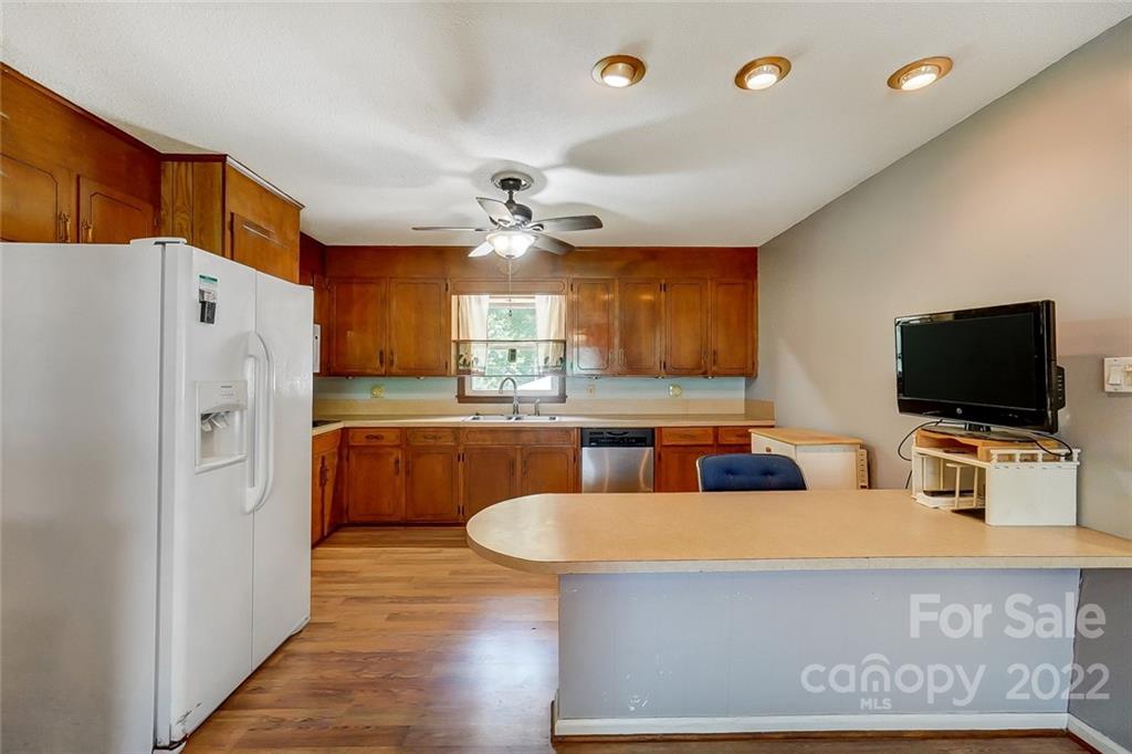 144 Shadowbrook Road Stanley, NC 28164 - Photo 9 of 41 Gallery Image 9