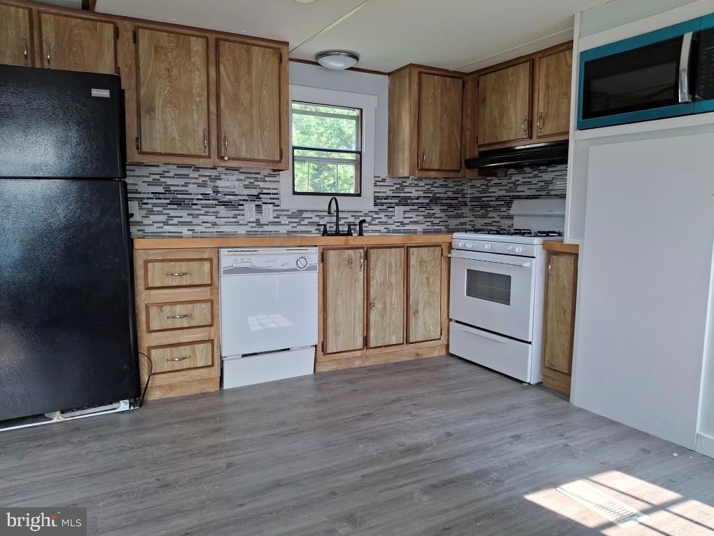 300 Ridge Road Etters, PA 17319 - Photo 3 of 10 Gallery Image 3