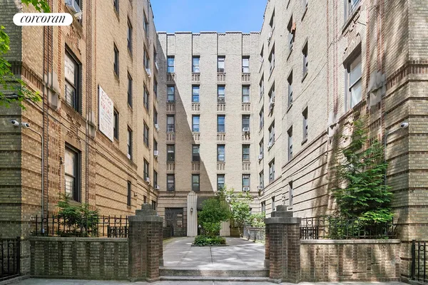 $725,000 | 500 Ocean Avenue, Unit 4B | Prospect Park South