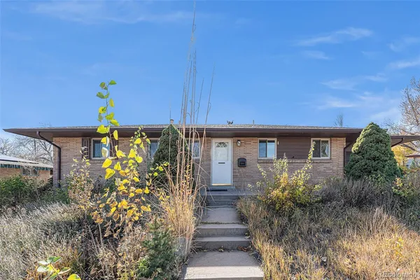 $530,000 | 2096 East Mineral Avenue, Centennial, CO 80122