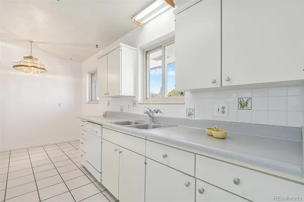 $530,000 | 2096 East Mineral Avenue, Centennial, CO 80122