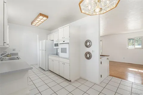 $539,000 | 2096 East Mineral Avenue, Centennial, CO 80122