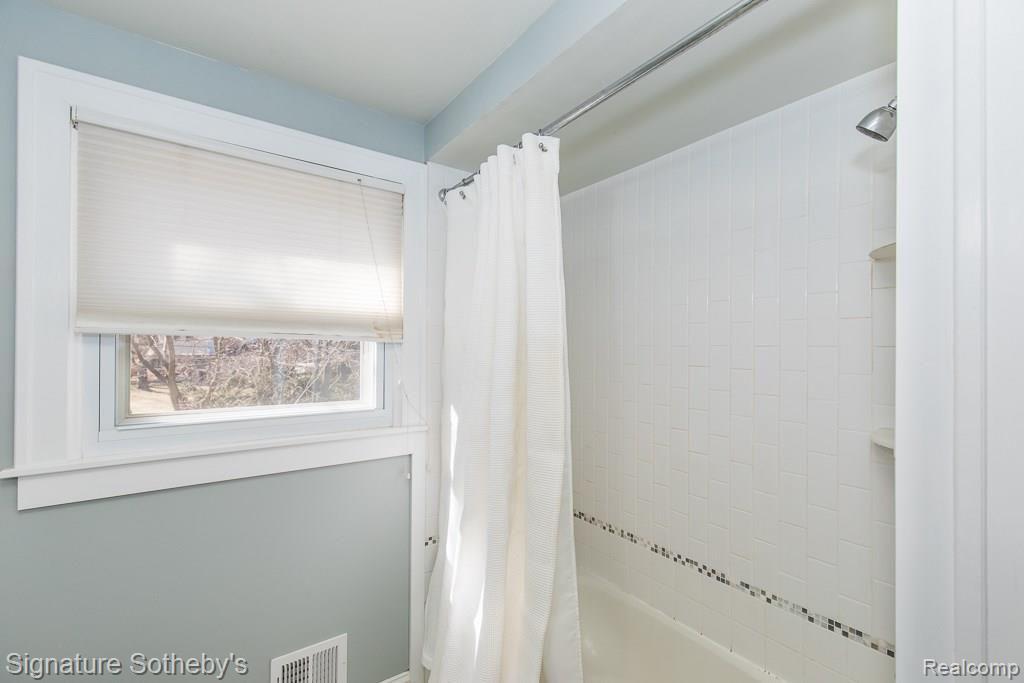 1865 Fair Oak Court Rochester Hills, MI 48309 - Photo 24 of 31