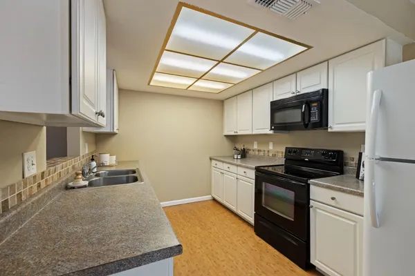 $379,999 | 2841 Hotchkiss Court, Cameron Park, CA 95682