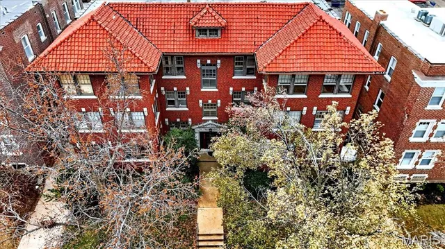 $340,000 | 6328 Northwood Avenue, Unit 3W, St. Louis, MO 63105