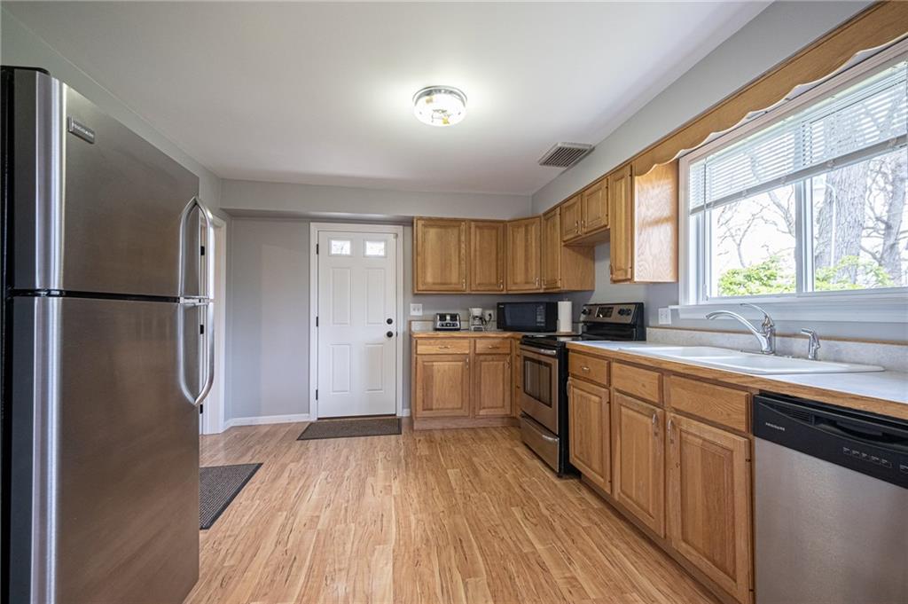 718 Big Knob Road Rochester, PA 15074 - Photo 2 of 25