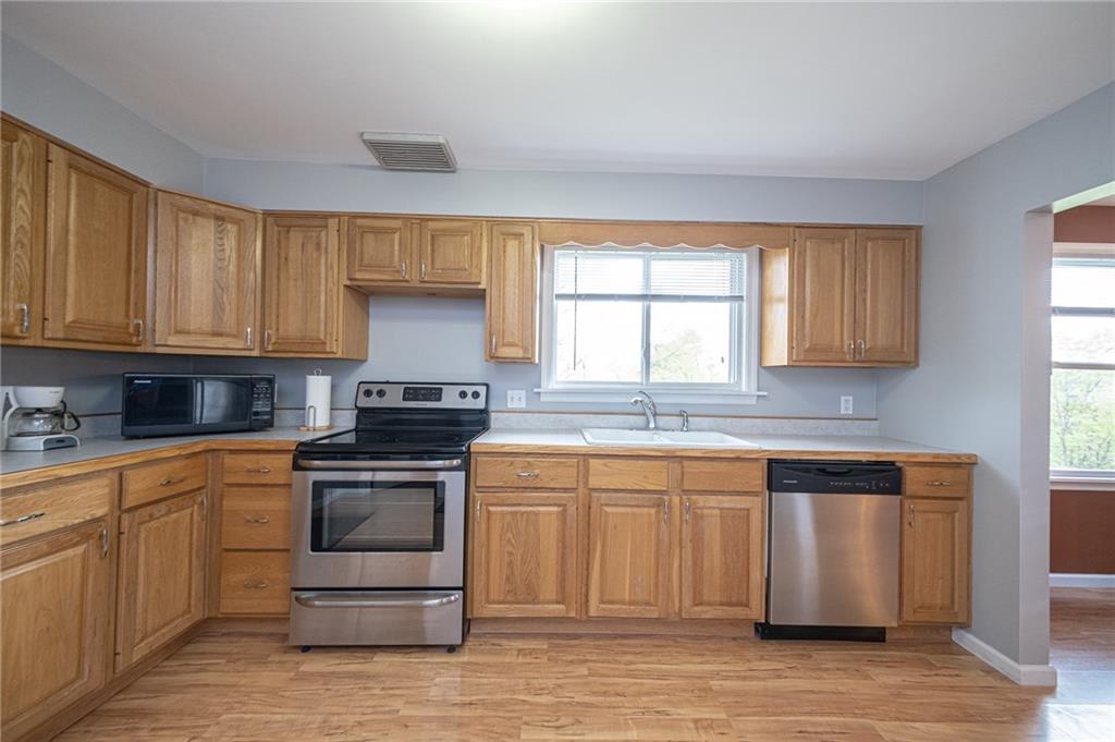 718 Big Knob Road Rochester, PA 15074 - Photo 3 of 25