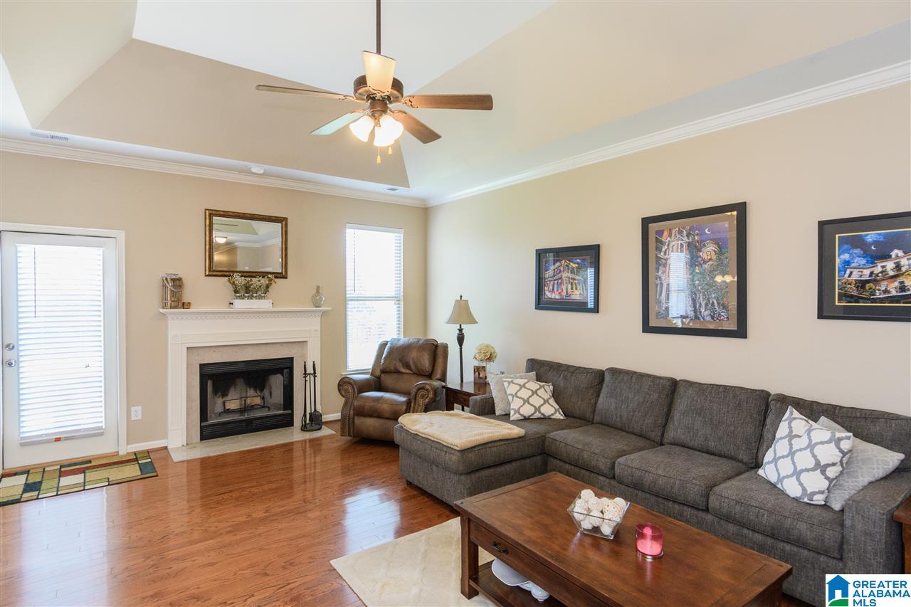 812 Barkley Drive Alabaster, AL 35007 - Photo 4 of 32
