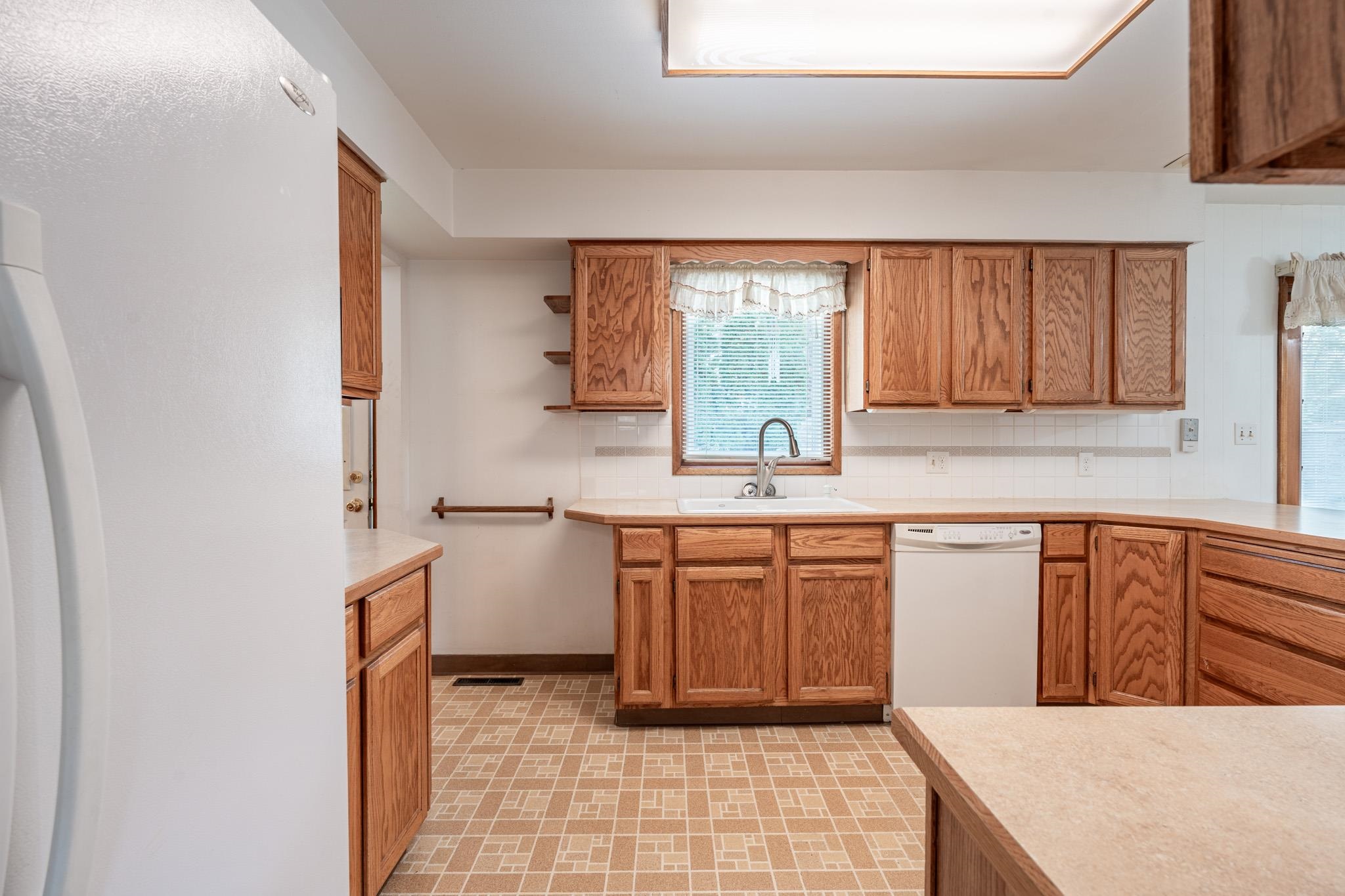 2221 South McCabe Road Spokane, WA 99216 - Photo 11 of 48