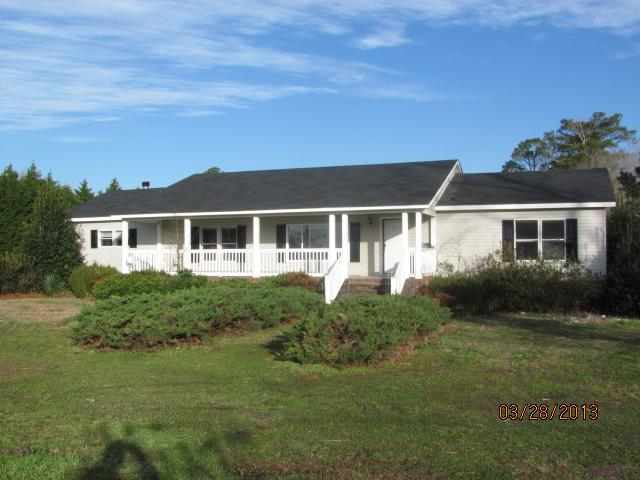 472 Riggstown Road Pollocksville, NC 28573 - Photo 1 of 7 Primary Photo