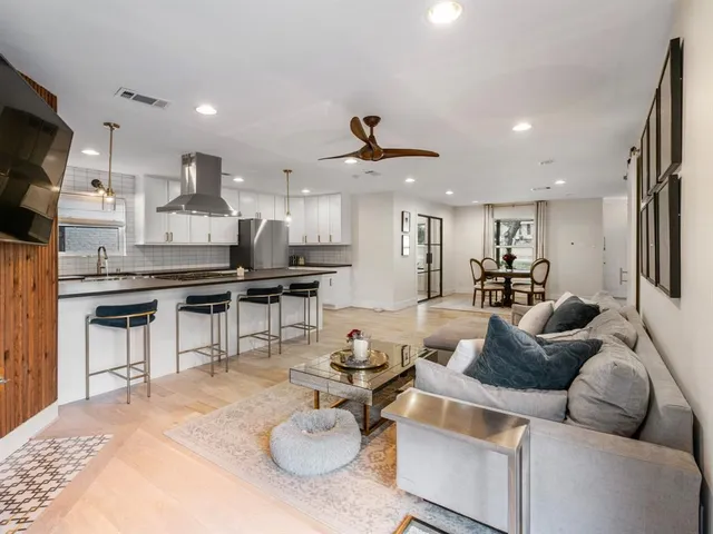 $690,000 | 9124 Westglen Drive, Dallas, TX 75228