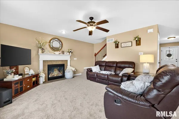 $449,900 | 4012 West Hearthwood Drive, Dunlap, IL 61525