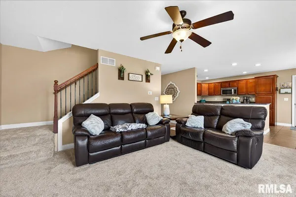 $449,900 | 4012 West Hearthwood Drive, Dunlap, IL 61525