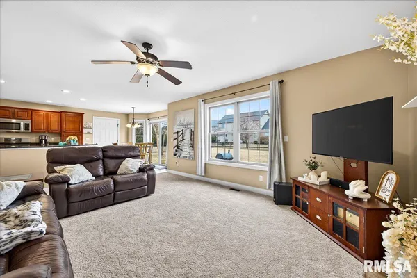 $449,900 | 4012 West Hearthwood Drive, Dunlap, IL 61525