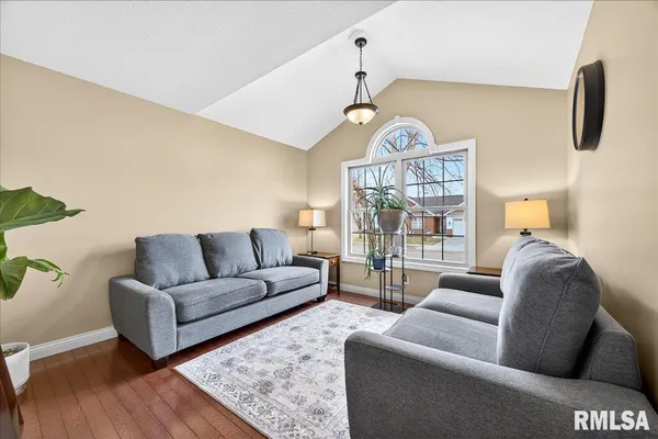 $449,900 | 4012 West Hearthwood Drive, Dunlap, IL 61525