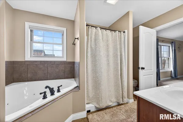 $449,900 | 4012 West Hearthwood Drive, Dunlap, IL 61525