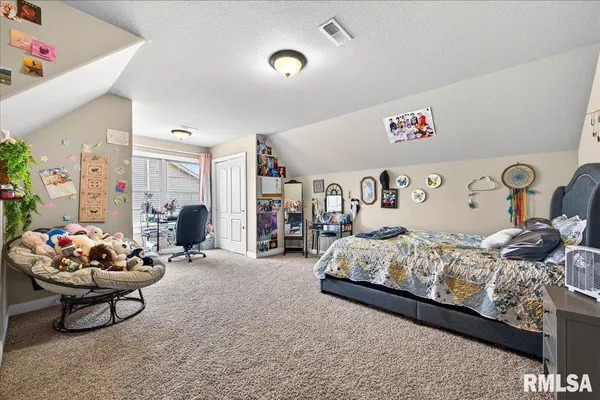 $449,900 | 4012 West Hearthwood Drive, Dunlap, IL 61525