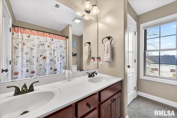 $449,900 | 4012 West Hearthwood Drive, Dunlap, IL 61525