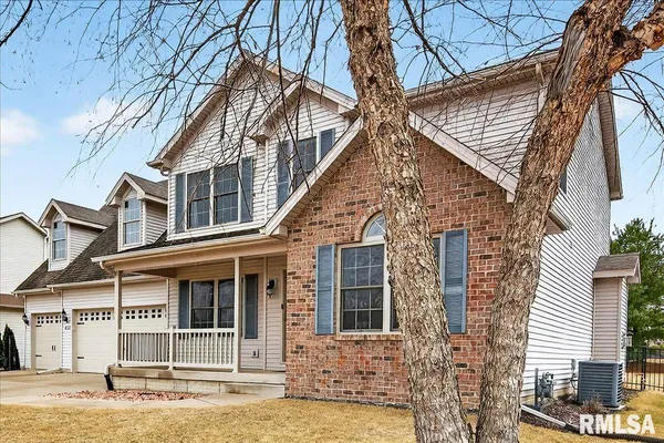 $449,900 | 4012 West Hearthwood Drive, Dunlap, IL 61525