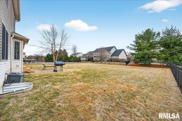 $449,900 | 4012 West Hearthwood Drive, Dunlap, IL 61525