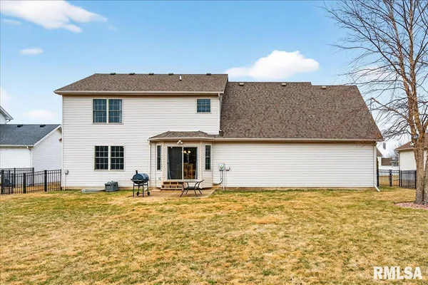 $449,900 | 4012 West Hearthwood Drive, Dunlap, IL 61525