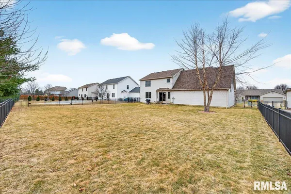 $449,900 | 4012 West Hearthwood Drive, Dunlap, IL 61525