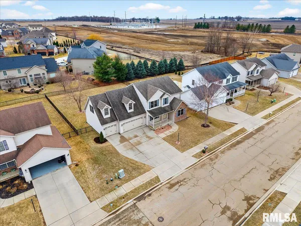 $449,900 | 4012 West Hearthwood Drive, Dunlap, IL 61525