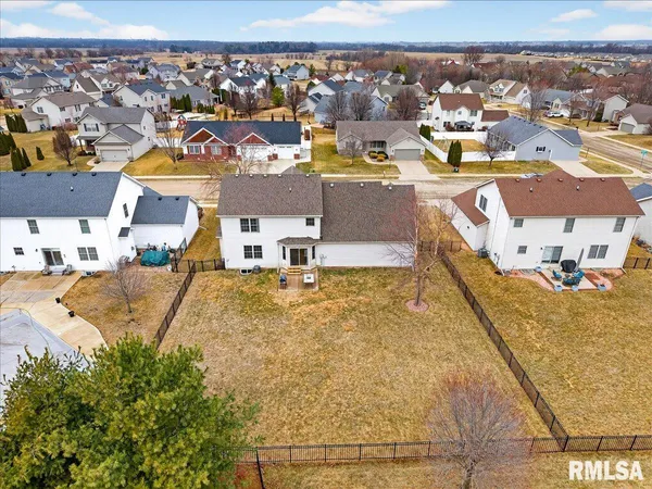 $449,900 | 4012 West Hearthwood Drive, Dunlap, IL 61525