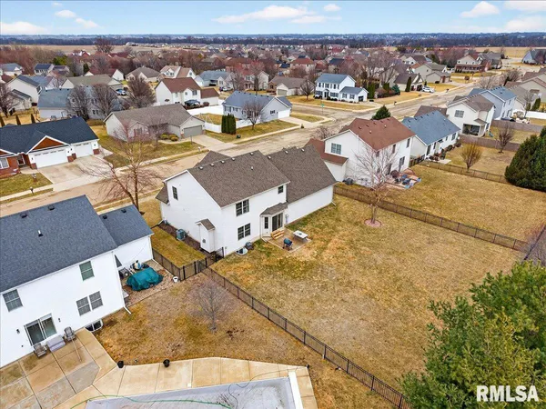 $449,900 | 4012 West Hearthwood Drive, Dunlap, IL 61525