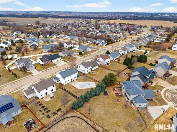 $449,900 | 4012 West Hearthwood Drive, Dunlap, IL 61525