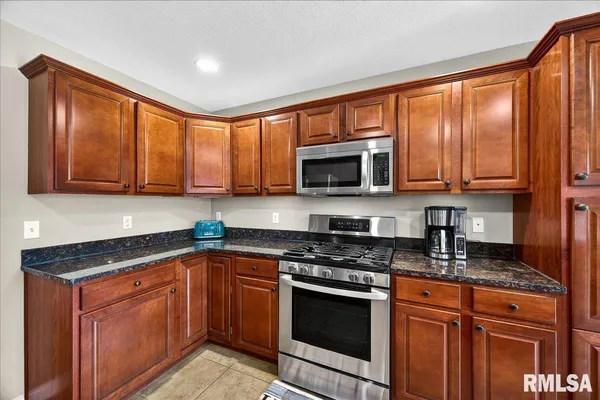 $449,900 | 4012 West Hearthwood Drive, Dunlap, IL 61525