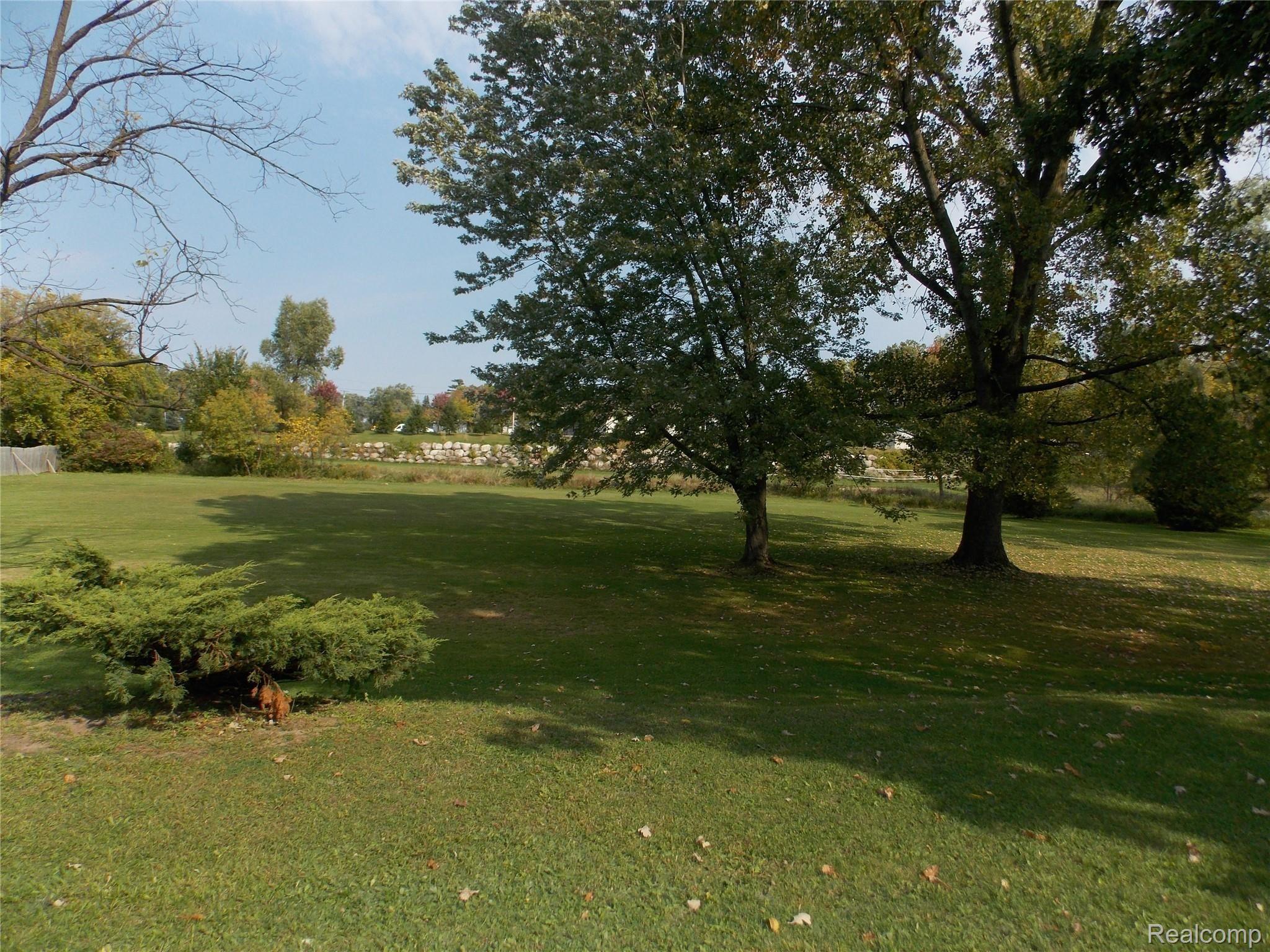 350 Shadywood Road Rochester, MI 48307 - Photo 8 of 27 DSCN3765.JPG