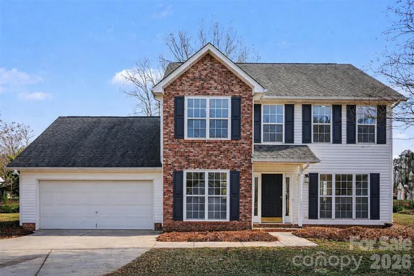 $389,000 | 8106 Castlemaine Drive, Matthews, NC 28104