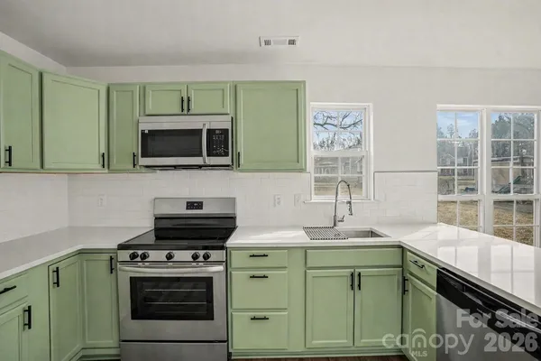 $389,000 | 8106 Castlemaine Drive, Matthews, NC 28104